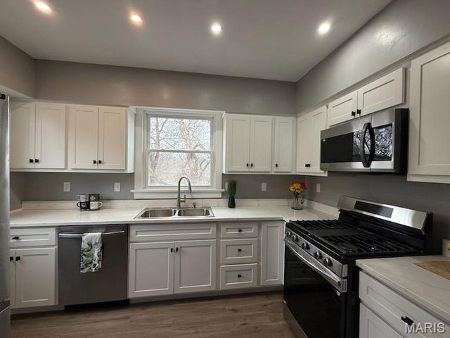 1407 Eberhart Avenue, Edwardsville, IL 62025