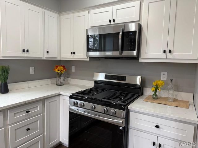 1407 Eberhart Avenue, Edwardsville, IL 62025