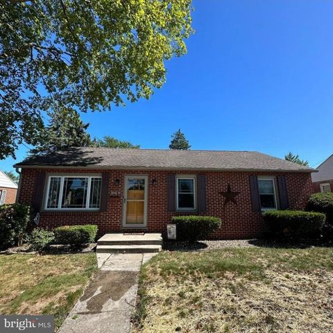 661 GUILFORD AVE, Chambersburg, PA 17201
