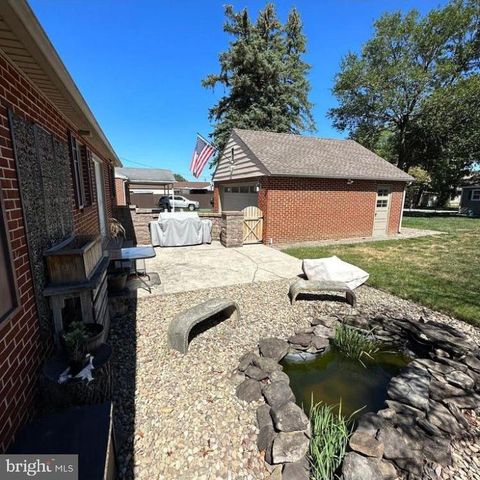 661 GUILFORD AVE, Chambersburg, PA 17201
