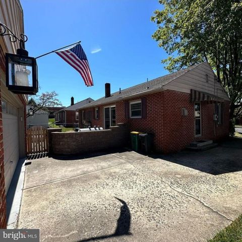 661 GUILFORD AVE, Chambersburg, PA 17201