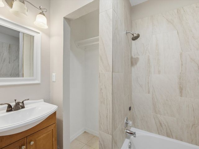 7501 Windhaven Road, North Richland Hills, TX 76182