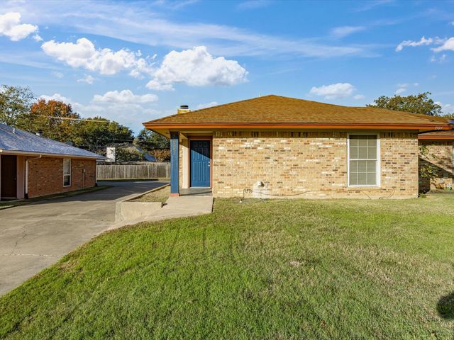 7501 Windhaven Road, North Richland Hills, TX 76182