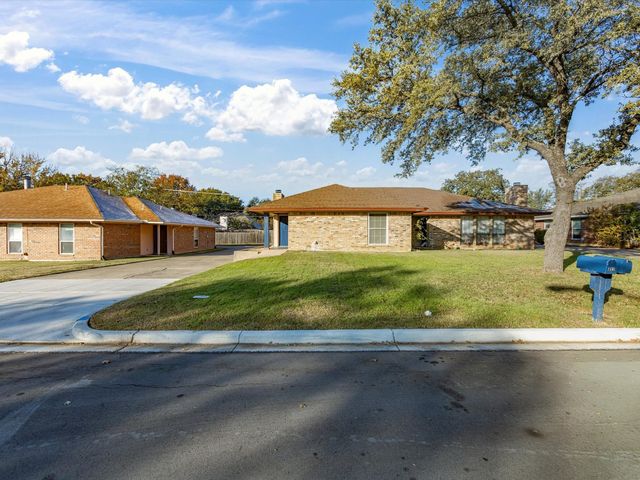 7501 Windhaven Road, North Richland Hills, TX 76182