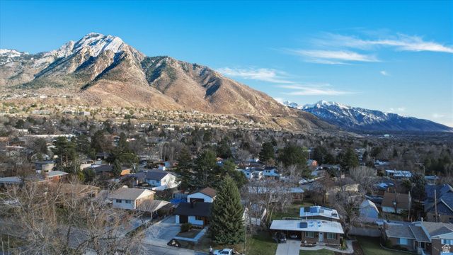 2800 E MAURICE DR, Holladay, UT 84124