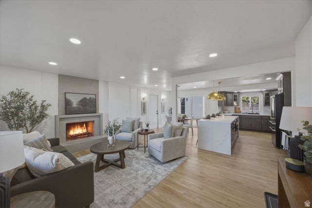 2800 E MAURICE DR, Holladay, UT 84124