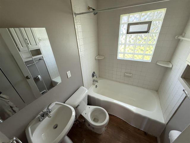 28908 Maple Street, Roseville, MI 48066