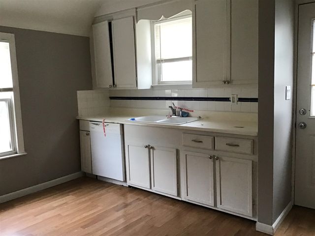 28908 Maple Street, Roseville, MI 48066