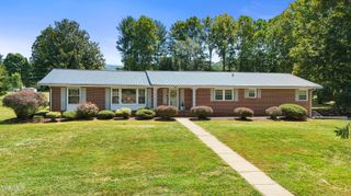 320 Simmons Avenue, Erwin, TN 37650