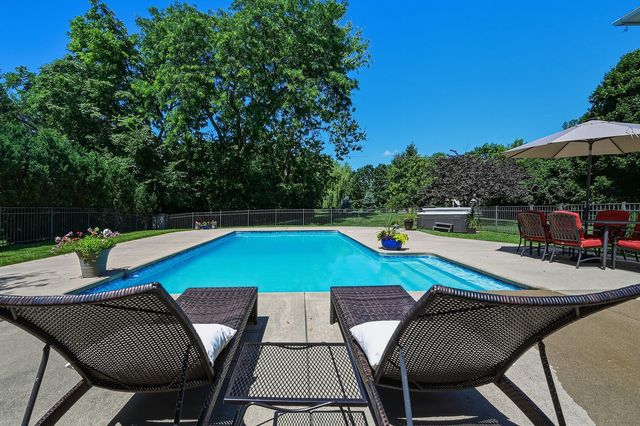 6730 S Madison Street, Willowbrook, IL 60527