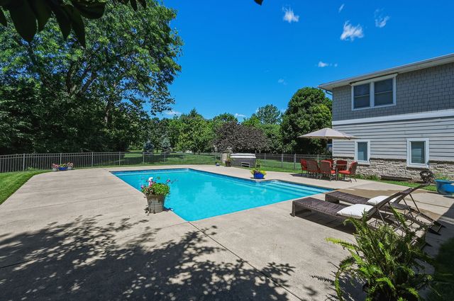 6730 S Madison Street, Willowbrook, IL 60527