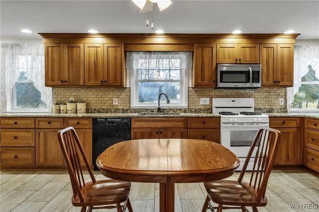 3212 Hickox Road, Hamburg, NY 14075