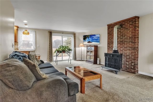 3212 Hickox Road, Hamburg, NY 14075