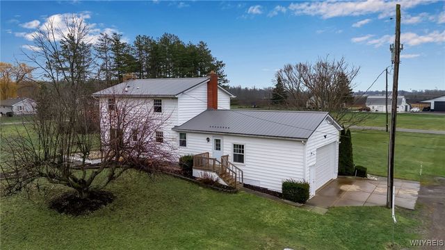 3212 Hickox Road, Hamburg, NY 14075