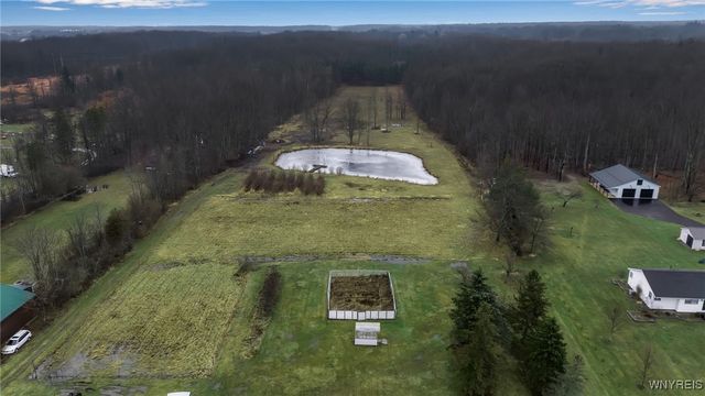 3212 Hickox Road, Hamburg, NY 14075