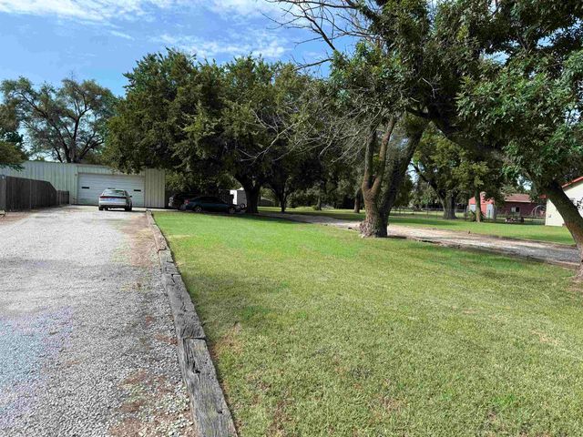 1801 W 53rd St N, Wichita, KS 67204