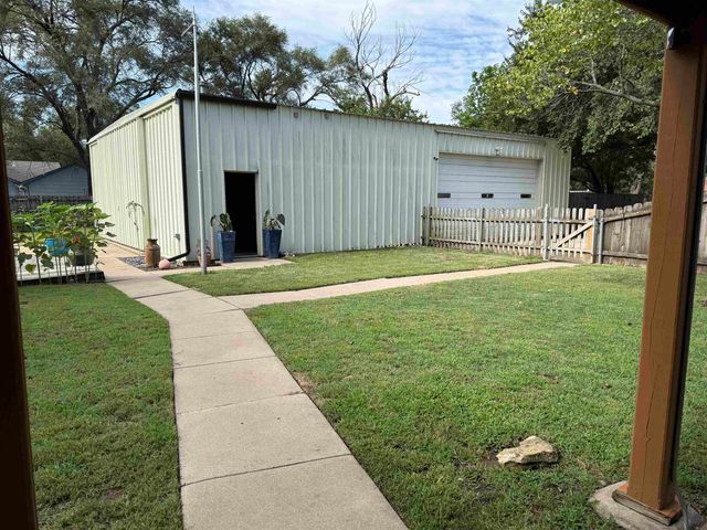 1801 W 53rd St N, Wichita, KS 67204