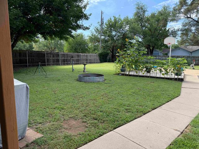 1801 W 53rd St N, Wichita, KS 67204