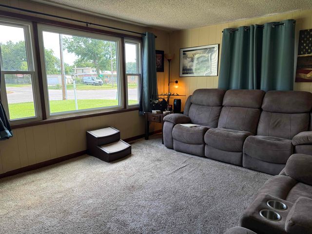 1801 W 53rd St N, Wichita, KS 67204