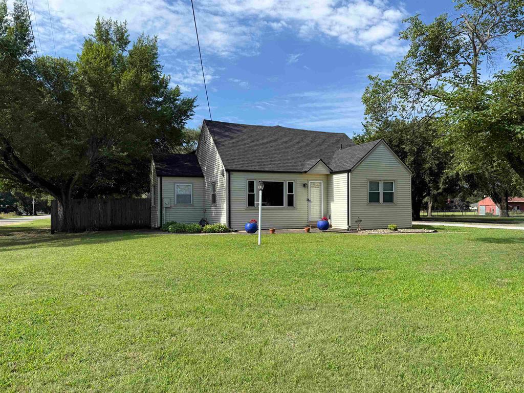 1801 W 53rd St N, Wichita, KS 67204