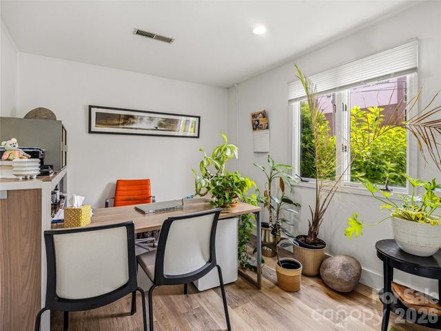 2124 Hendersonville Road, Arden, NC 28704