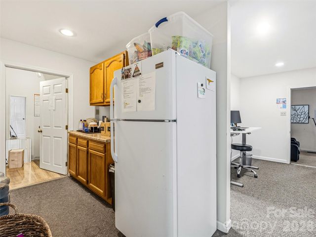 2124 Hendersonville Road, Arden, NC 28704