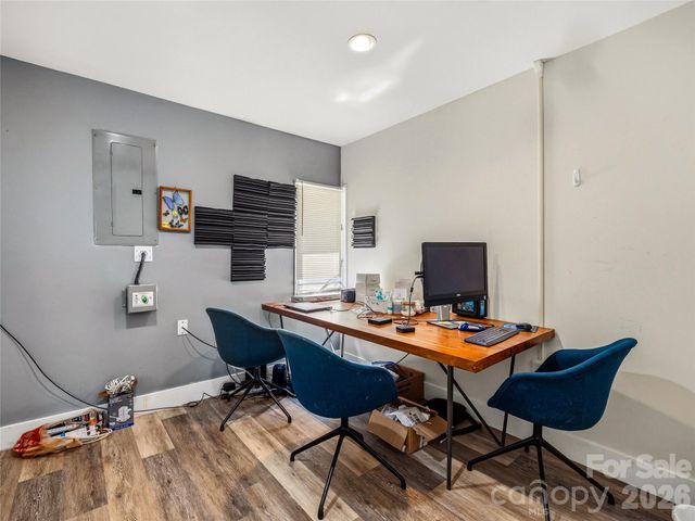 2124 Hendersonville Road, Arden, NC 28704