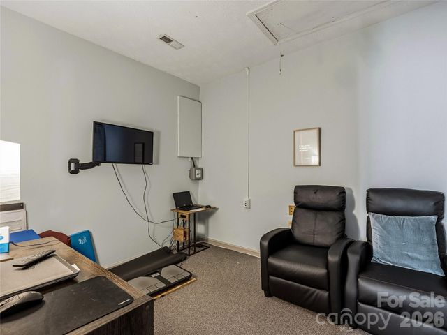 2124 Hendersonville Road, Arden, NC 28704