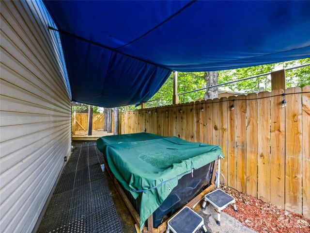 2124 Hendersonville Road, Arden, NC 28704