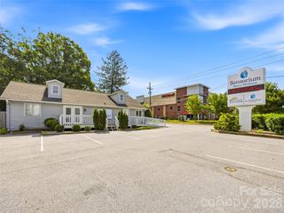 2124 Hendersonville Road, Arden, NC 28704