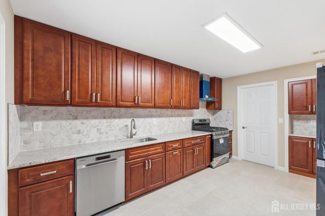 438 Westgate Drive, Edison, NJ 08820