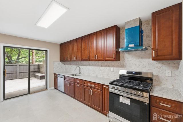 438 Westgate Drive, Edison, NJ 08820