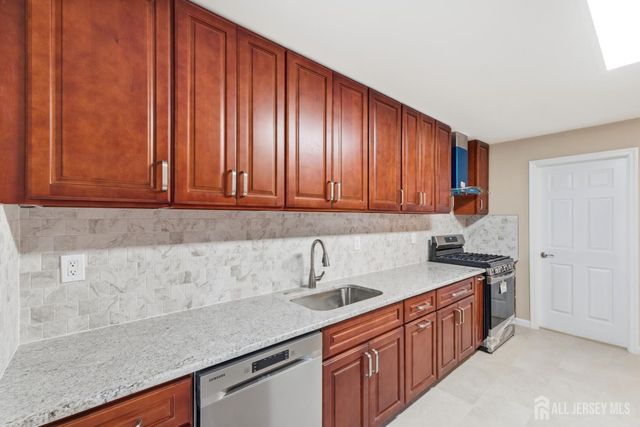 438 Westgate Drive, Edison, NJ 08820