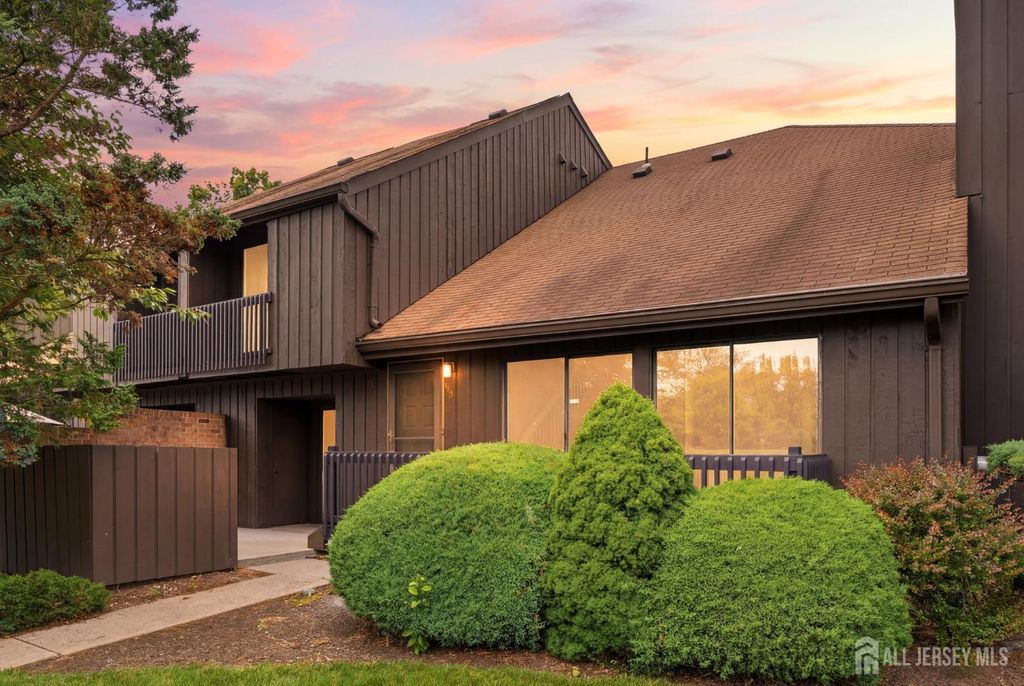 438 Westgate Drive, Edison, NJ 08820