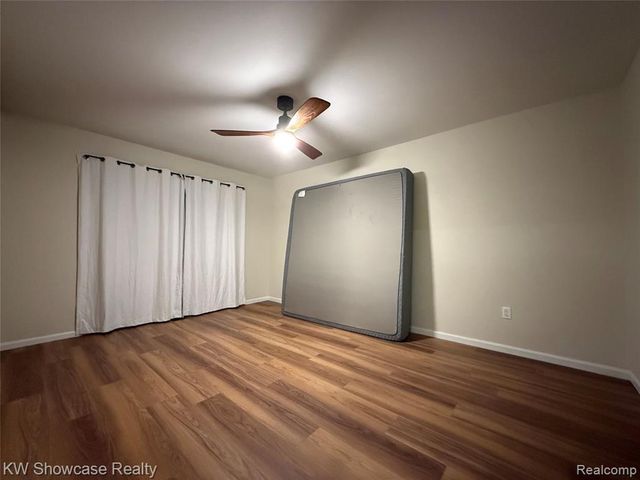 12372 Saint Andrews Way, Fenton, MI 48430