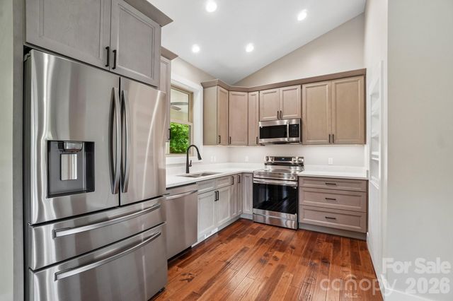 246 Appalachian Retreat None, Spruce Pine, NC 28777