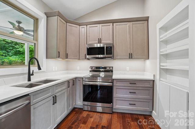 246 Appalachian Retreat None, Spruce Pine, NC 28777