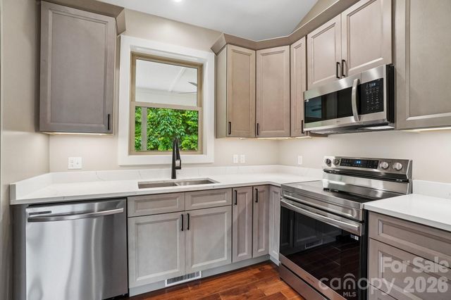 246 Appalachian Retreat None, Spruce Pine, NC 28777