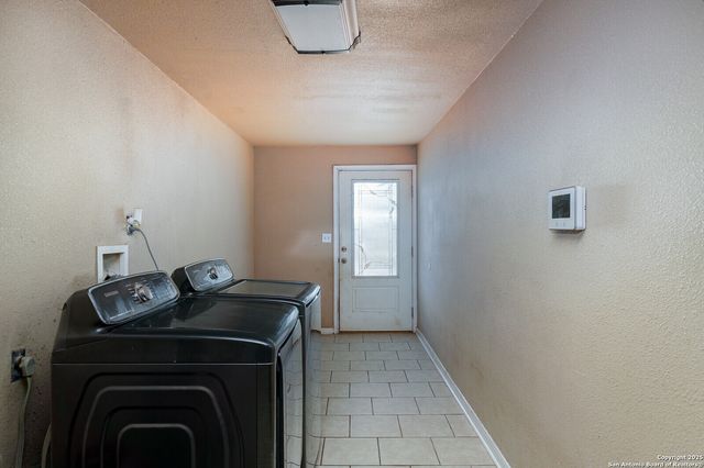 3481 State Highway 97, Floresville, TX 78114