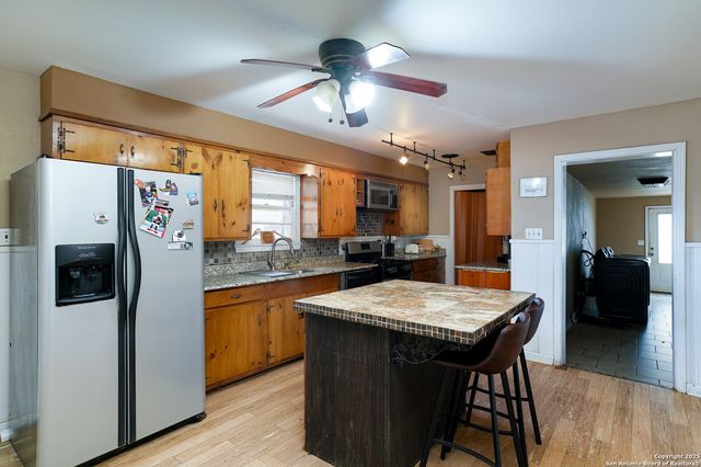 3481 State Highway 97, Floresville, TX 78114