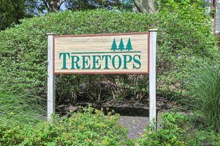 279 Treetop Circle, Nanuet, NY 10954