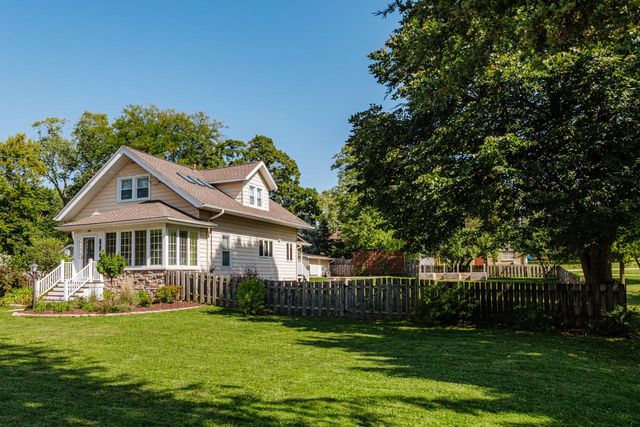 508 Merton AVENUE, Hartland, WI 53029