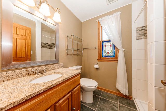 508 Merton AVENUE, Hartland, WI 53029