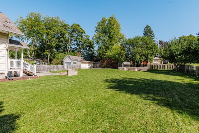 508 Merton AVENUE, Hartland, WI 53029