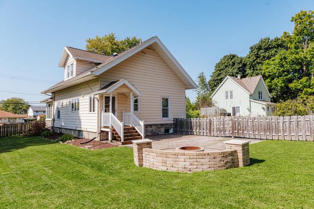 508 Merton AVENUE, Hartland, WI 53029