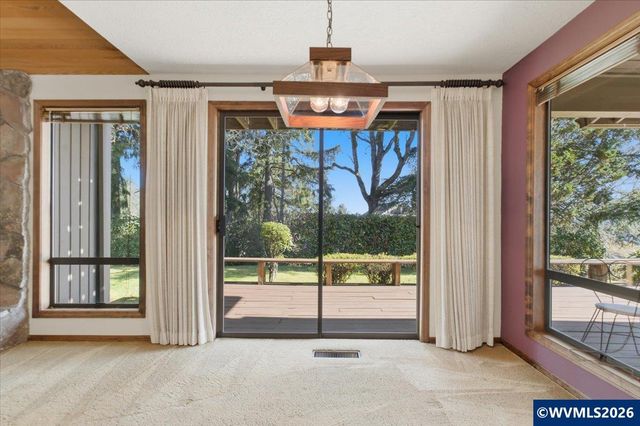 445 Greenacre Dr NW, Salem, OR 97304