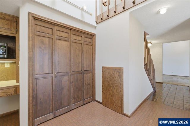 445 Greenacre Dr NW, Salem, OR 97304