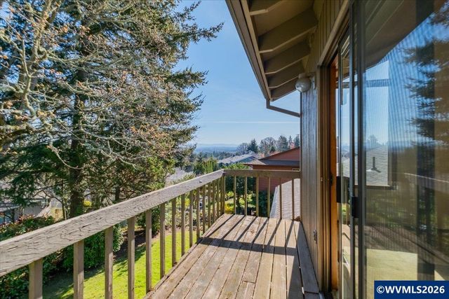 445 Greenacre Dr NW, Salem, OR 97304