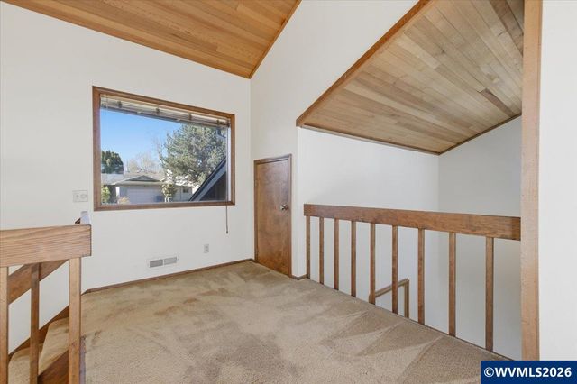 445 Greenacre Dr NW, Salem, OR 97304