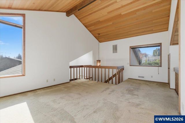 445 Greenacre Dr NW, Salem, OR 97304